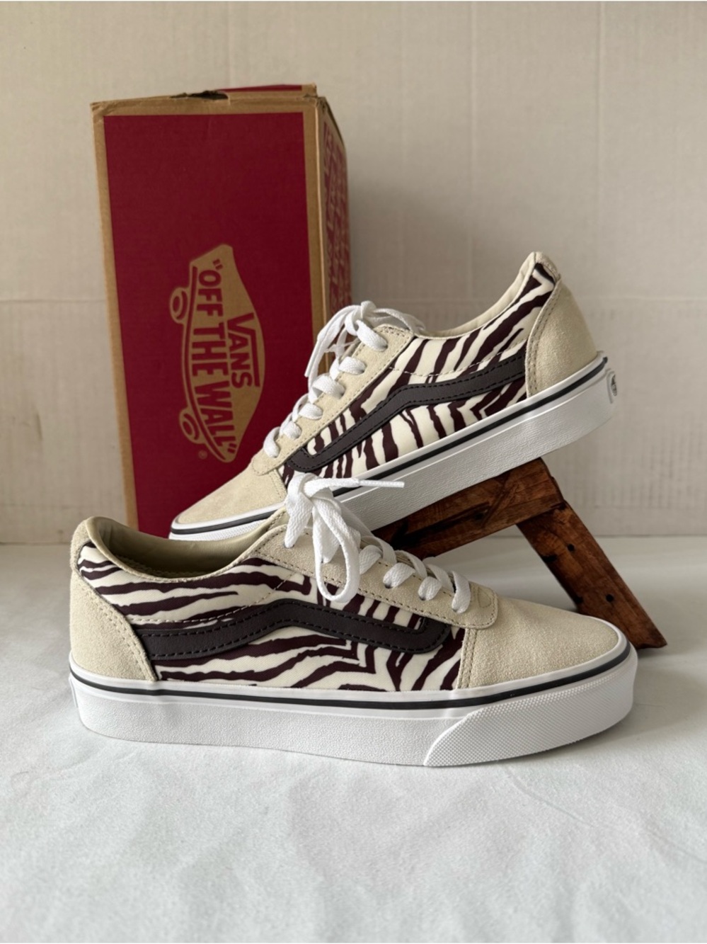 VANS Womens Ward Zebra Skate Sneakers Size 6.5 Brown/off white /black -New